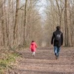 Promeneurs en forêt